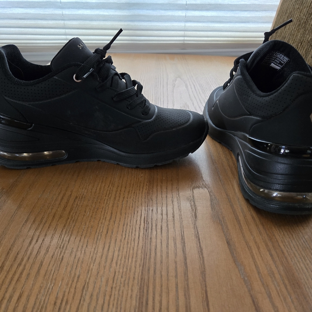 Womens sketchers walking shoes